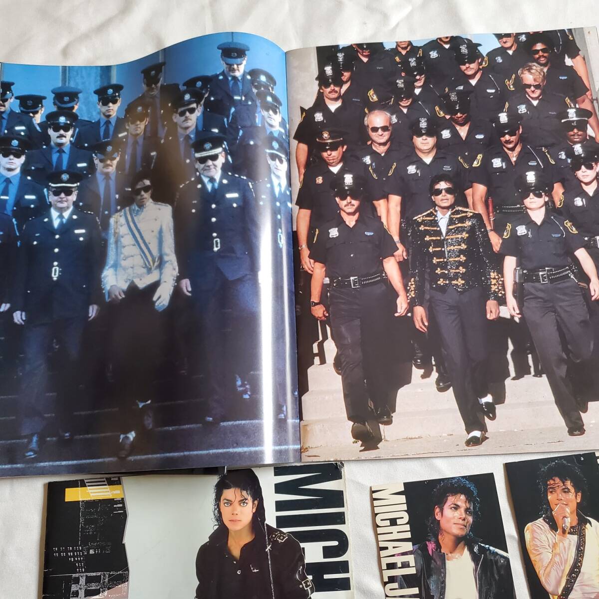 マイケルジャクソン ジャパンツアー 1988　他２冊+ポストカード３枚_画像3