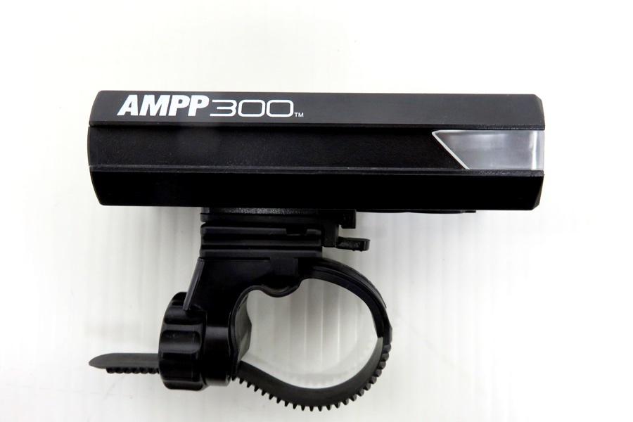 CATEYE キャットアイ AMPP300 LEDフロントライト USB充電式 / LEDリアライト OMNI3 電池式 前後セット _画像2