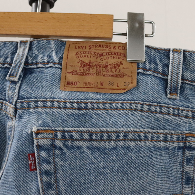 A260 90sビンテージ Levis リーバイス 550 デニムパンツ USA製■1990年代製 表記36インチ ブルー 青 ジーパン ジーンズ アメカジ 古着卸_画像3