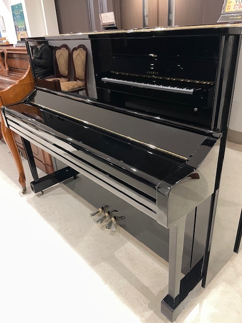  used upright piano [ musical instruments shop exhibition ]YAMAHA YU11 2014 year made presently selling price 880,000 jpy! super-beauty goods! adjusted!
