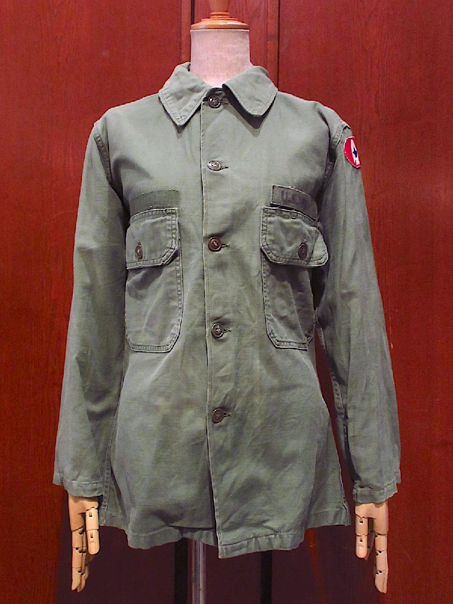 Винтаж 60-х годов ● U.S.Army Хлопковая атласная рубашка ● 240202m1-m-lsssh-mlt военные топы с длинными рукавами старая одежда