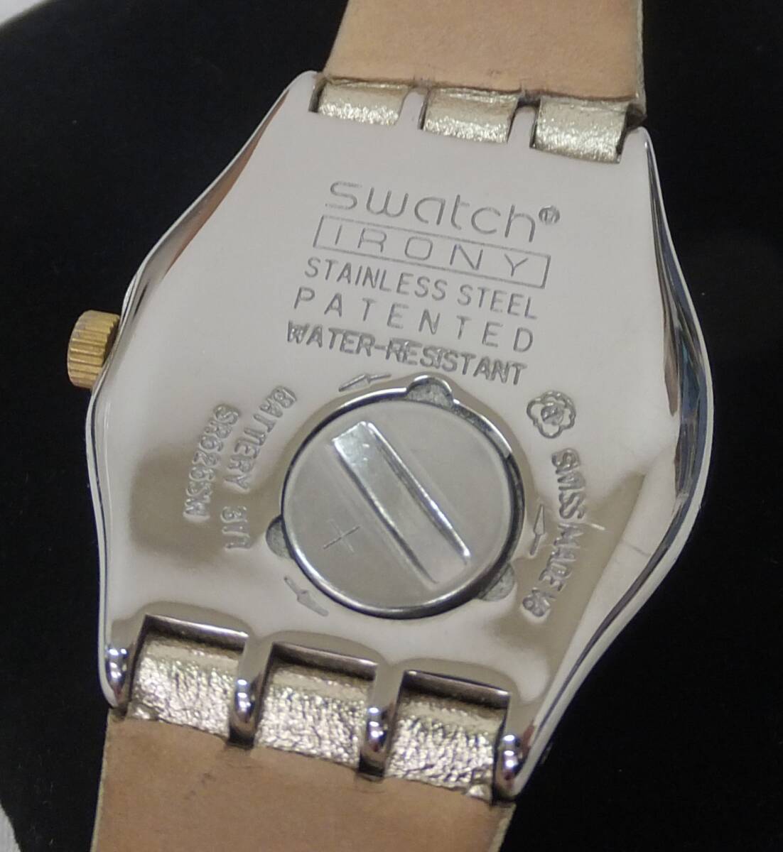 【中古動作品】★swatch IRONY アイロニー 3針クォーツ レディース腕時計 AG2015 SWISS MADE 金文字盤/ベルトの画像2