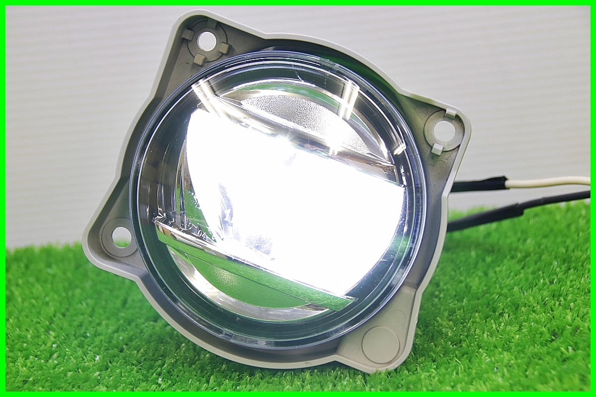 G トヨタ M900A M910A タンク ルーミー 純正 LED フォグランプ 左 左側 助手席側 KOITO 114-11092 81220-B1090 LED点灯OK フォグライト_送料 説明文に記載済みです。