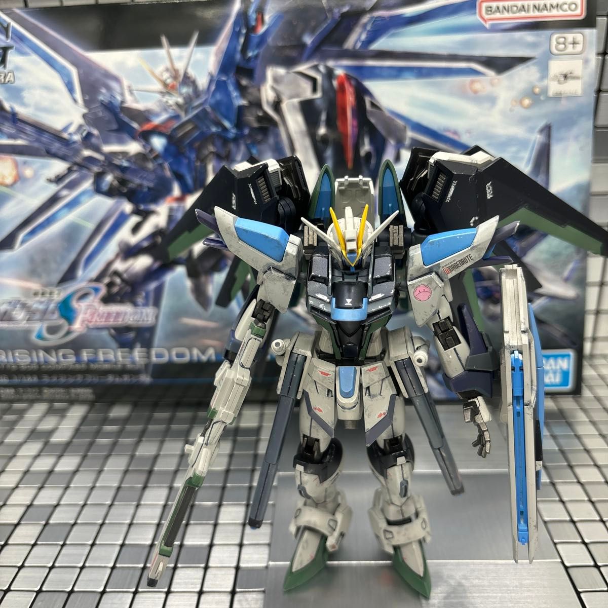全塗装完成品 HG ライジングフリーダムガンダム リアルタイプ 全塗装完成品 HG ライジングフリーダムガンダム リアルタイプ