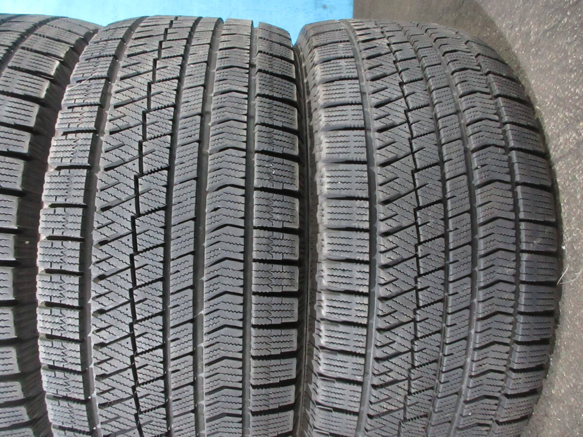 2018年製 ブリヂストンタイヤ BRIDGESTONE BLIZZAK VRX2 225/55R16 99Q 4本 №07432D 室内保管 スノータイヤ 雪 氷 冬タイヤ スタッドレス_画像3