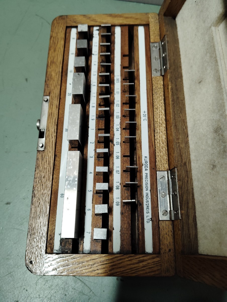 中古♪☆♪ ブロックゲージ KURODA BLOCK GAUGE 測定器 木箱付き 中古♪☆♪ ブロックゲージ KURODA BLOCK GAUGE 測定器 木箱付き