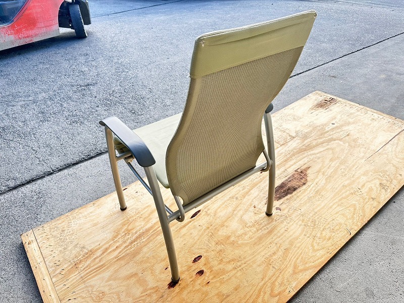 【米軍放出品】1人掛けチェア 椅子 イス ベンチ アームチェア メッシュ オフィス 事務所 会議室 ミーティング Steelcase (240) KB1CM-W_画像9