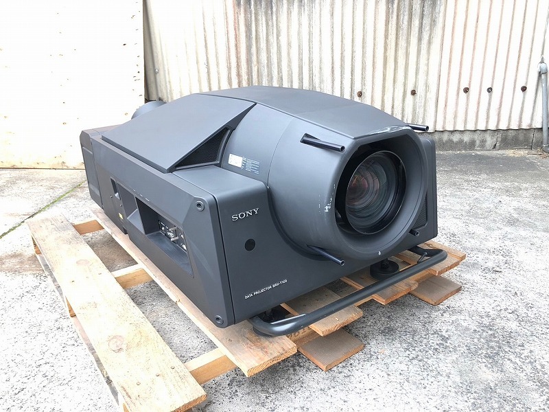 [ the US armed forces discharge goods ]SONY/ Sony data projector SRX-T105 4K[SXRD] liquid crystal display device installing *BB15CM-W#24