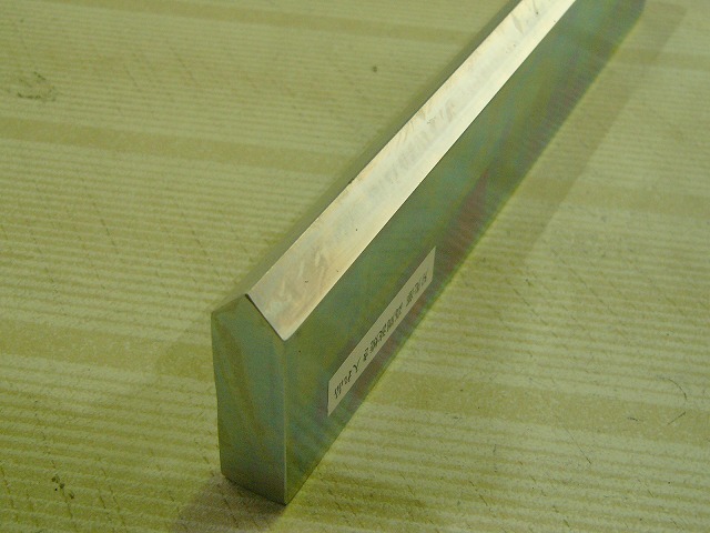 汎用プレス機に取り付けて、鉄板折り曲げ用の簡易オス金型300㎜、刃先部高周波焼き入れ品　（単品）_画像3