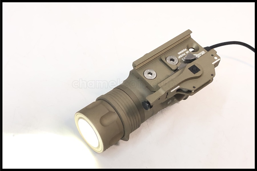 東京)SUREFIRE/シュアファイア M720V RAID LED/IR 実物ウェポンライト TANカラー_chc-2402163447-ai-081526843_8.jpg