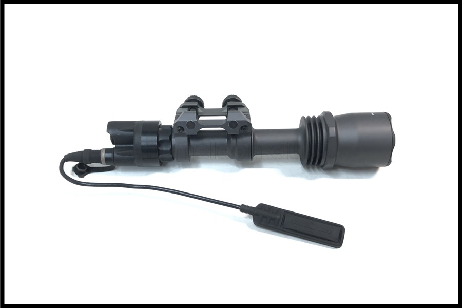 東京)SUREFIRE/シュアファイア M961XM07 実物ウェポンライト_chc-2402163451-ai-081526847_3.jpg