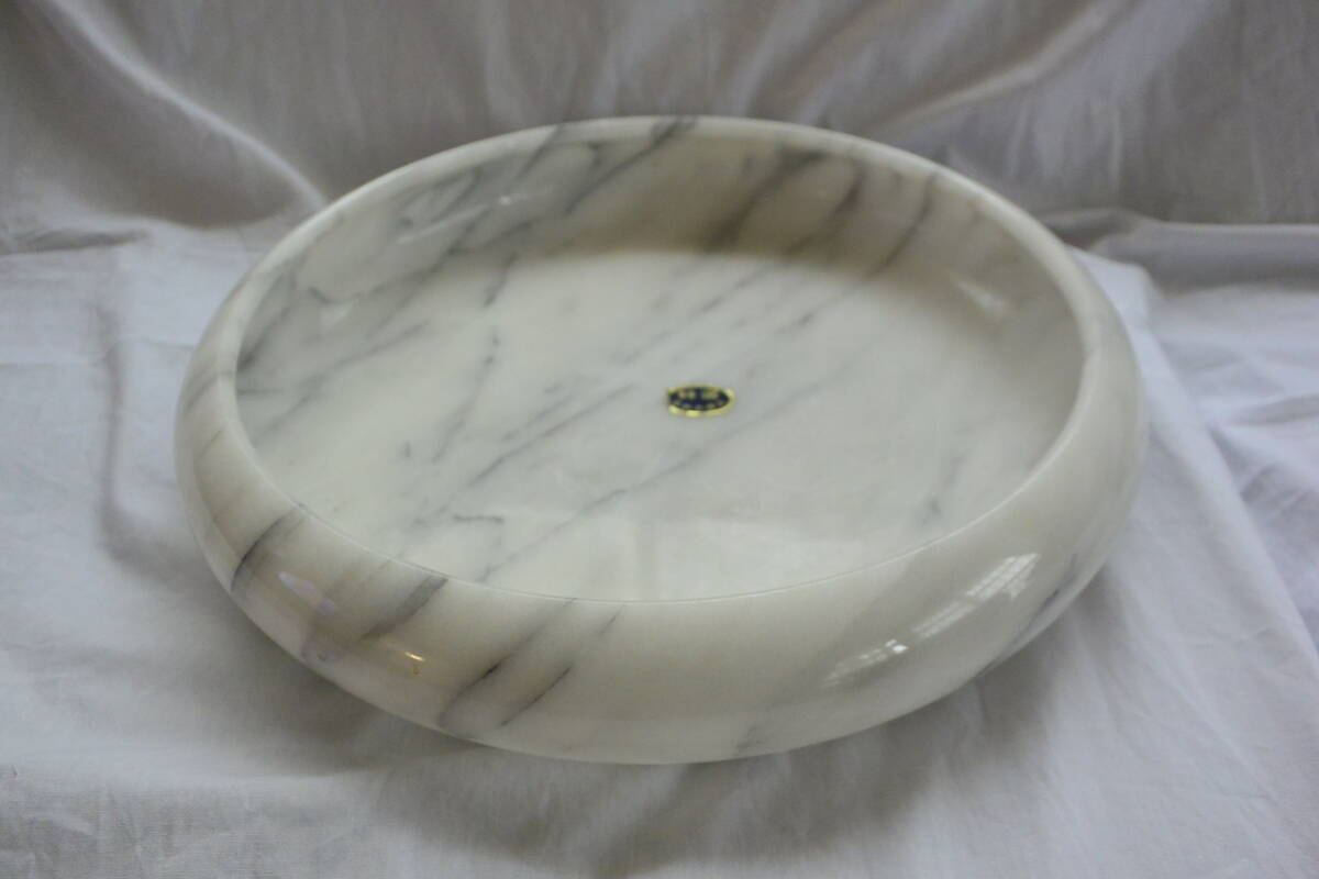 * natural marble [ pot . plate / pot put 30.]