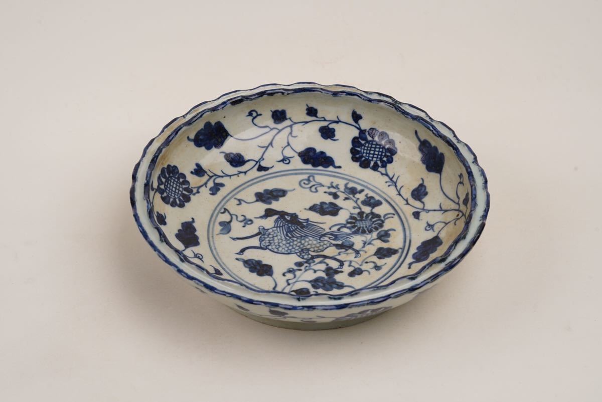 中国古美術 明時代 青花 神獣 飾皿 盤 皿の画像1