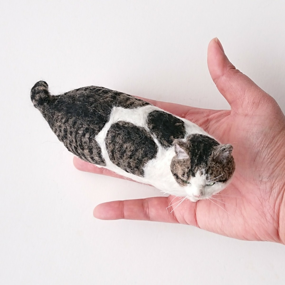 羊毛フェルト猫 キジ白 うちの猫(がす) ハンドメイド_画像4