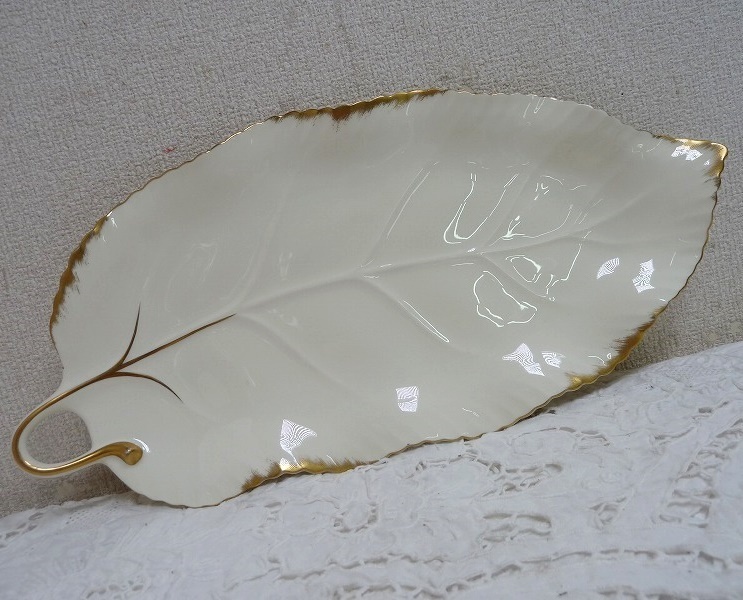 (☆BM)NARUMI/ナルミ リーフ 葉型 大皿 プレート 39.5㎝ アイボリー×ゴールド フレアプレート 葉っぱ 木の葉 盛皿 ブランド食器の画像2