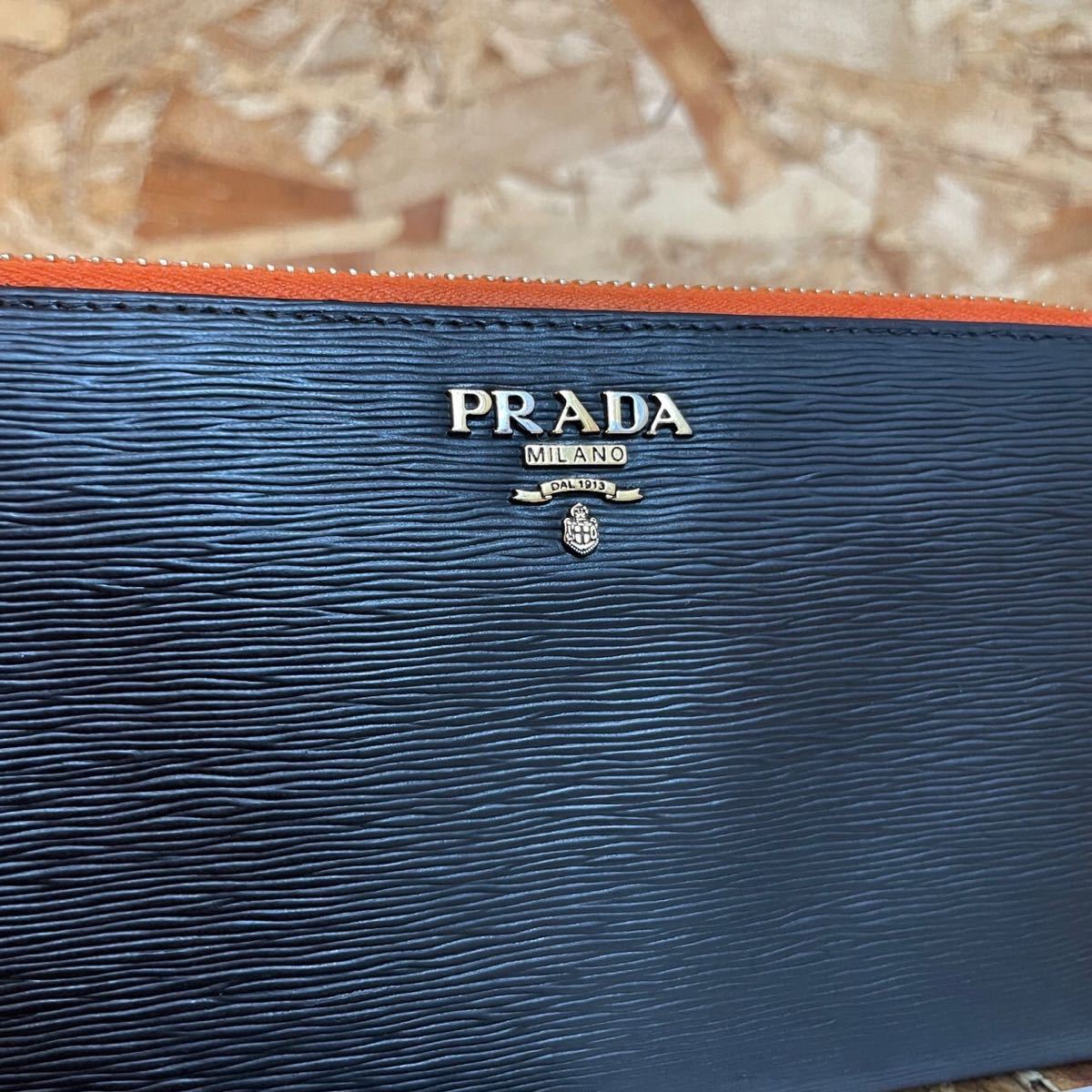 1円 美品 PRADA プラダ ラウンドファスナー 黒　長財布 男女 サフィアーノレザー バイカラー■ブラック■黒■レザー■画像全て付属_画像3