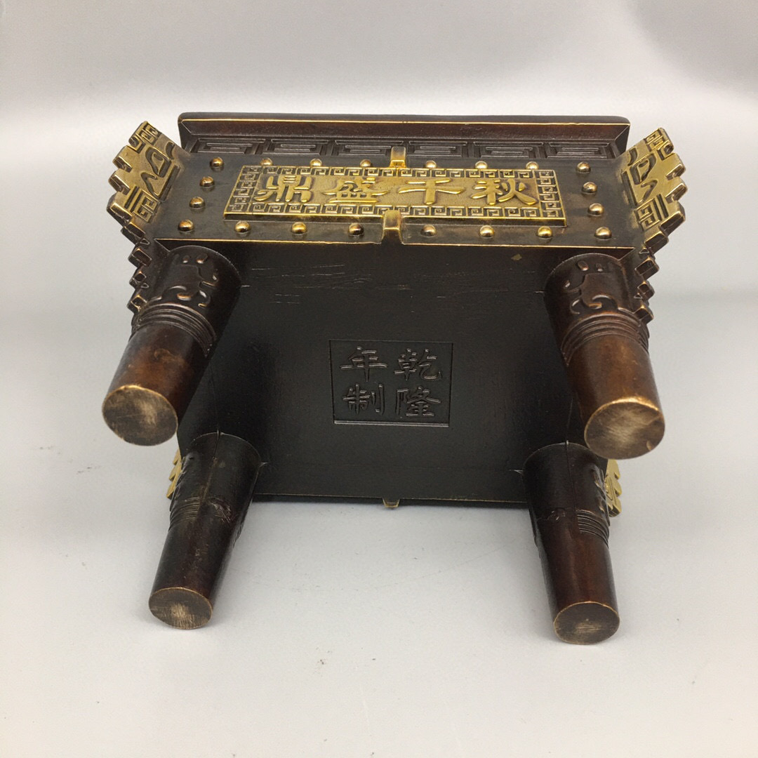 清 乾隆年製款 古銅彫 塗金 千秋鼎』極細工 置物古賞物 中国古玩 清 乾隆年製款 古銅彫 塗金 千秋鼎』極細工 置物古賞物 中国古玩