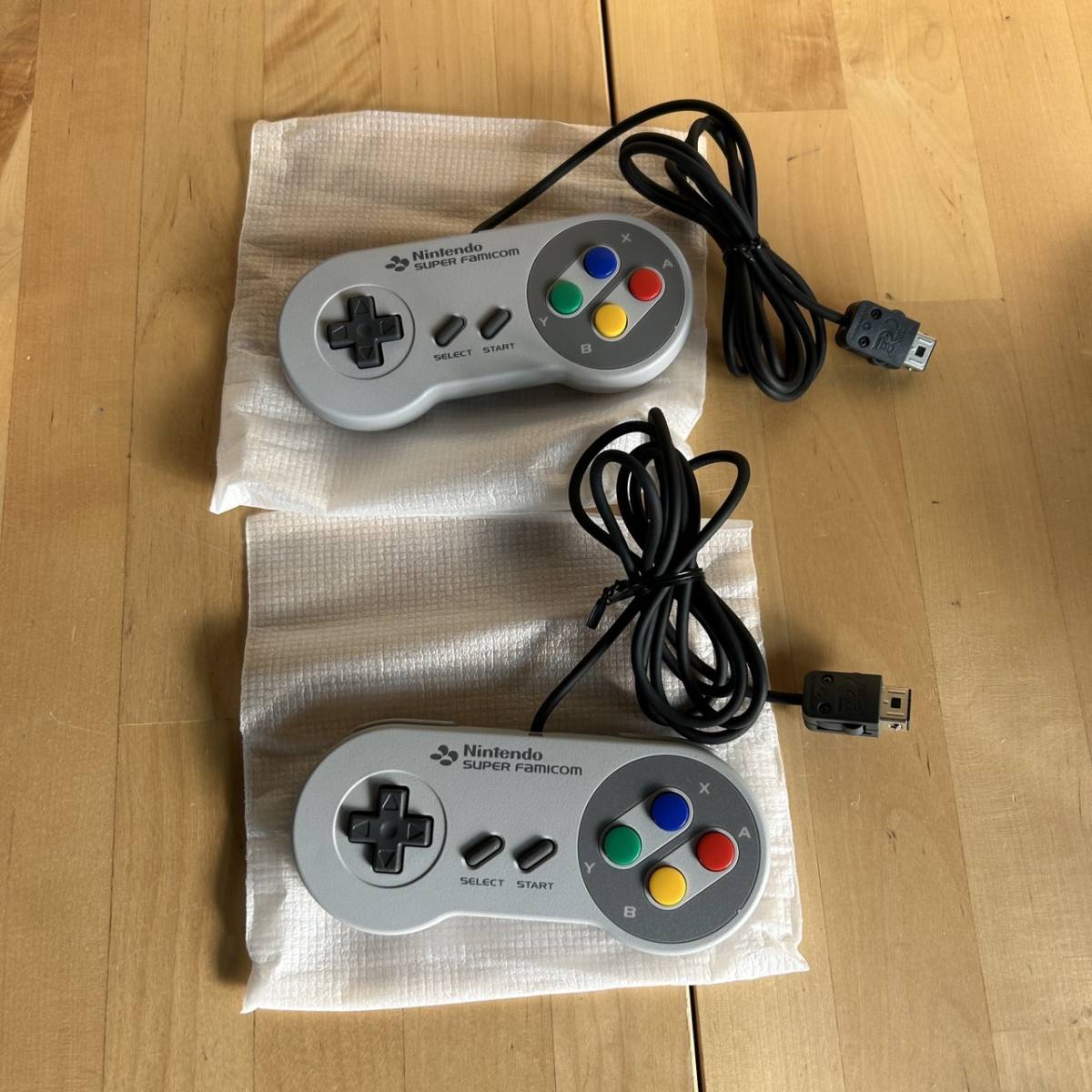 ☆動作品 Nintendo 任天堂 ニンテンドークラシックミニ スーパーファミコン 箱/取説/コントローラ×2/コード付(中古品/現状品/保管品)☆_画像4