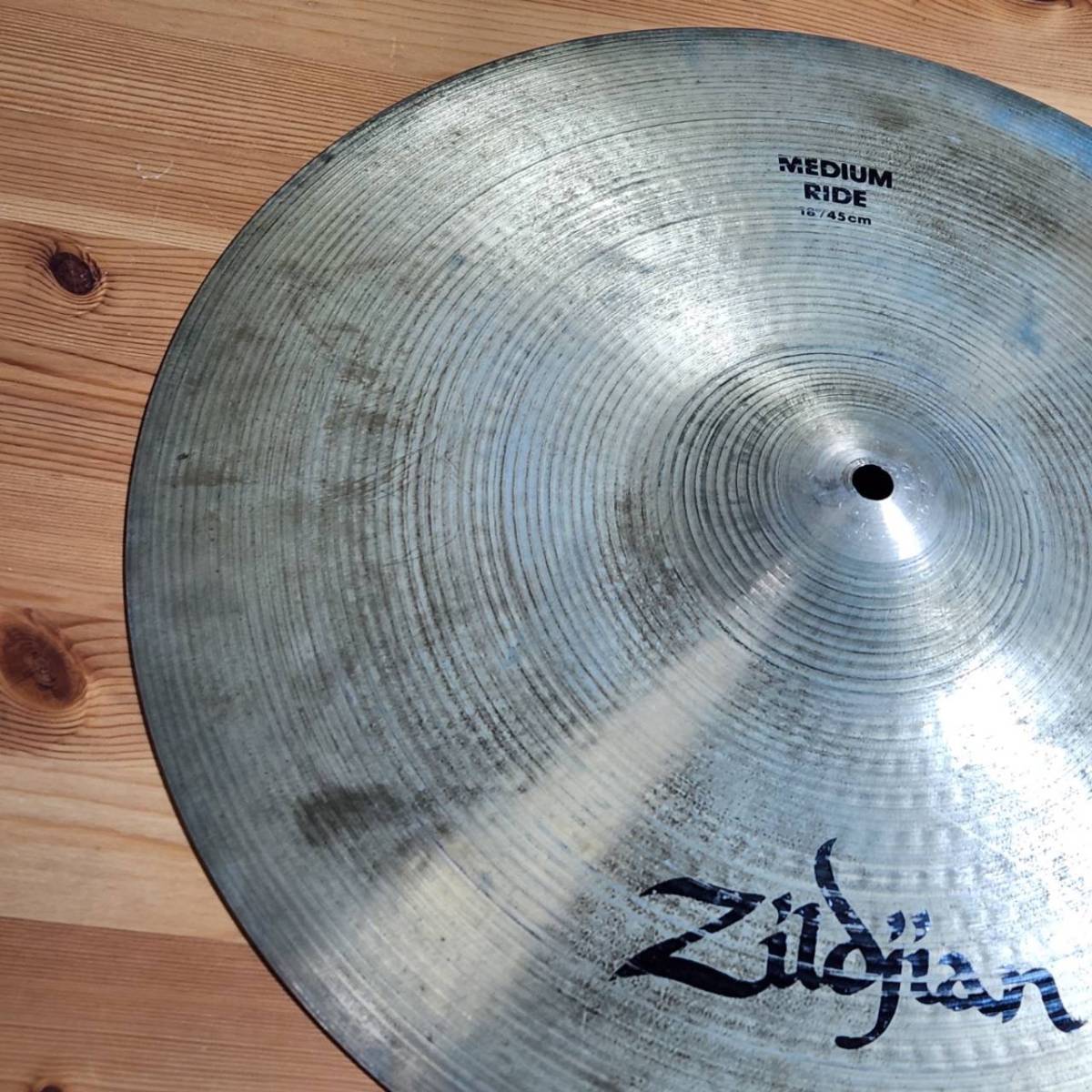 ☆Zildjian ジルジャン シンバル MIDIUM RIDE 18インチ 45cm ②(中古品/現状品/保管品)☆_画像3