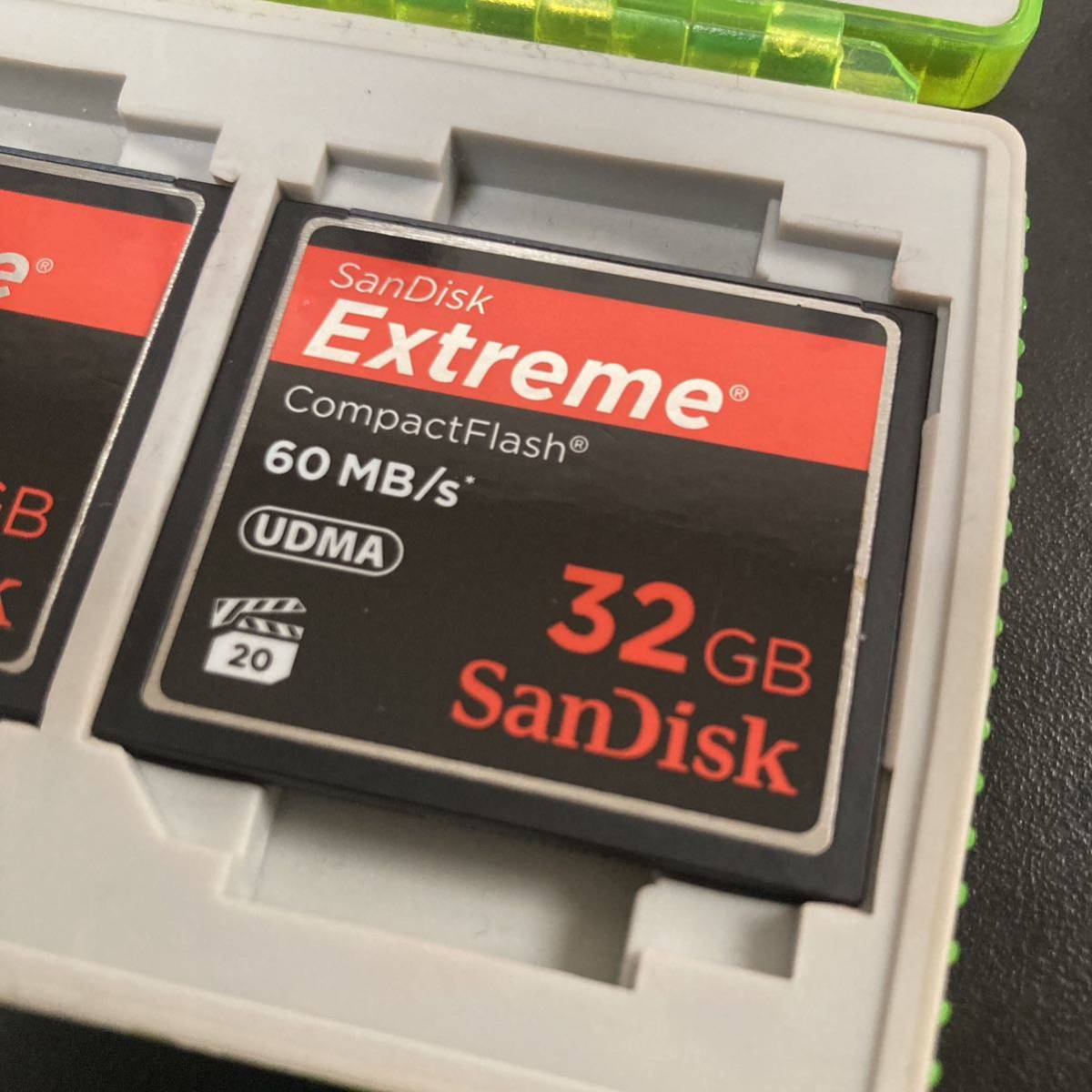 SanDisk CFカード コンパクトフラッシュ 32GB 4枚組 (3_60)_画像2