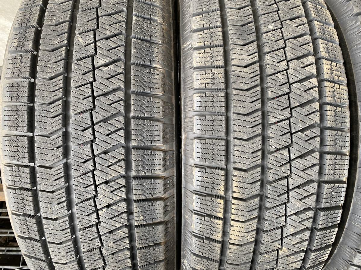 I3967　送料無料☆深溝スタッドレス美品　BRIDGESTONE ブリヂストン BLIZZAK VRX2　215/60R16 95Q　4本価格　2017年製_画像2