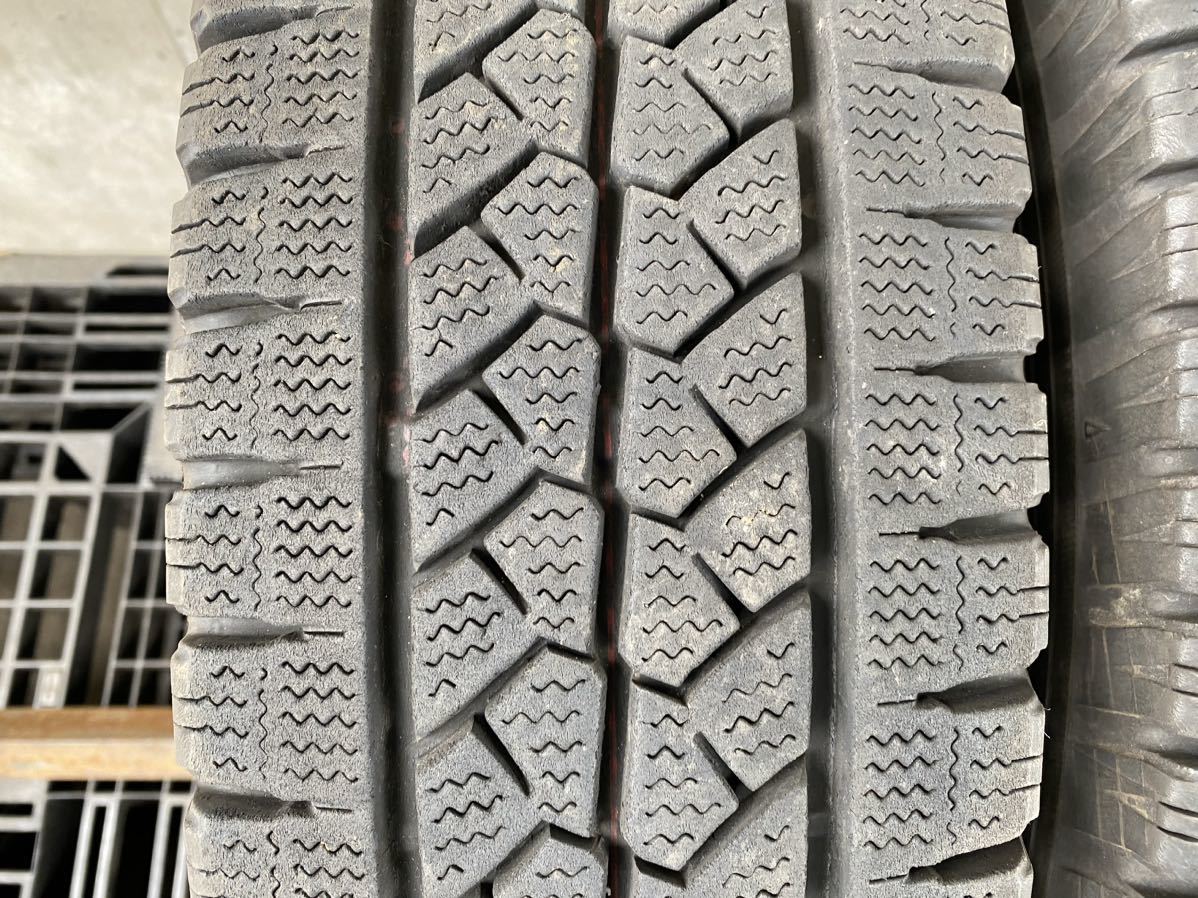 ク4039　送料無料☆深溝スタッドレス　BRIDGESTONE ブリヂストン BLIZZAK VL1　195/80R15 107/105L LT　4本価格　2022年製_画像4