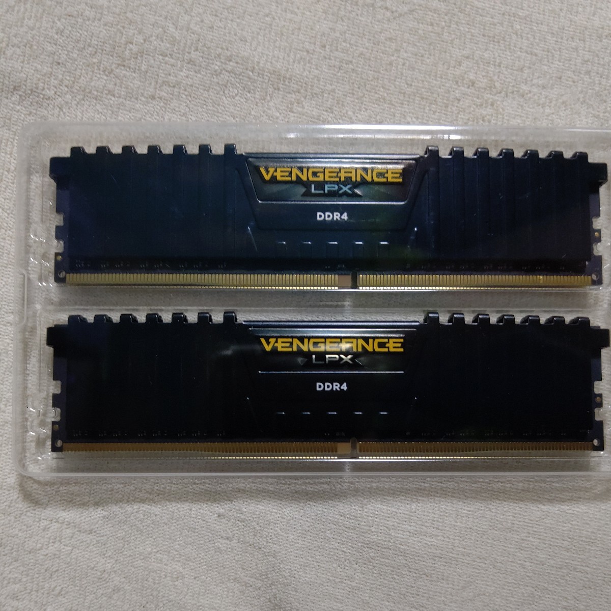 CORSAIR VENGEANCE LPX 8GB×2枚 16GB DDR4 3200MHz 1.35V 中古動作品 デスクトップ メモリ 16-18-18-36 ver 4.32の画像2