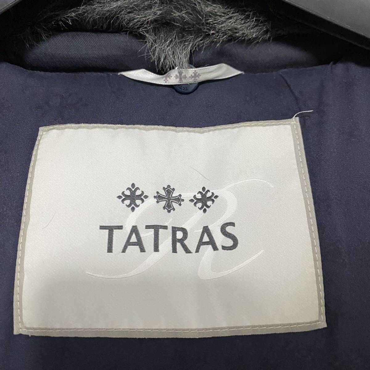 【希少品】タトラス　最高級RラインTATRAS SARITOR ベルベットダウンコート　即完売 雑誌レオン掲載 ロロピアーナ　ネイビー Mサイズ_画像9