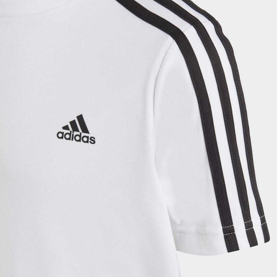 送料込み!!★新品★adidas アディダス★140★快適素材!!半袖Ｔシャツ(白)ハーフパンツ(黒)★上下★セットアップ★即決