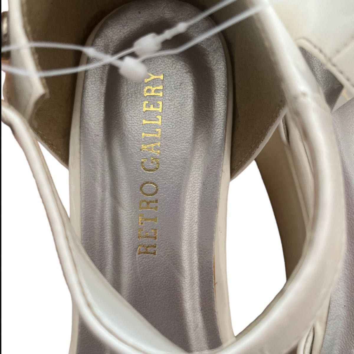 【RETROGALLERY】レトロギャラリー 白エナメル調厚底靴L 23.5〜24.5cm パンプス　レトロガール　 