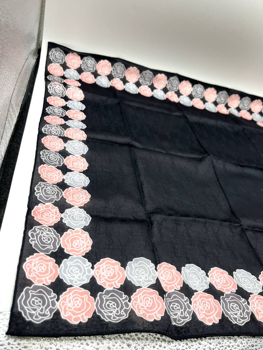 【シール付き未使用品】Yves Saint Laurent　イヴサンローラン　スカーフ　ハンカチ　花　フラワー　ブラック　コットン　58×58