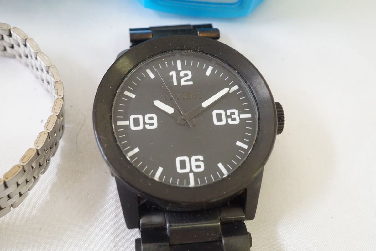 F66 NIXON/ニクソン メンズ 腕時計 4点セット ブランド アクセサリー クォーツ デジタル 大量 まとめて おまとめ まとめ売り 不動品の画像5