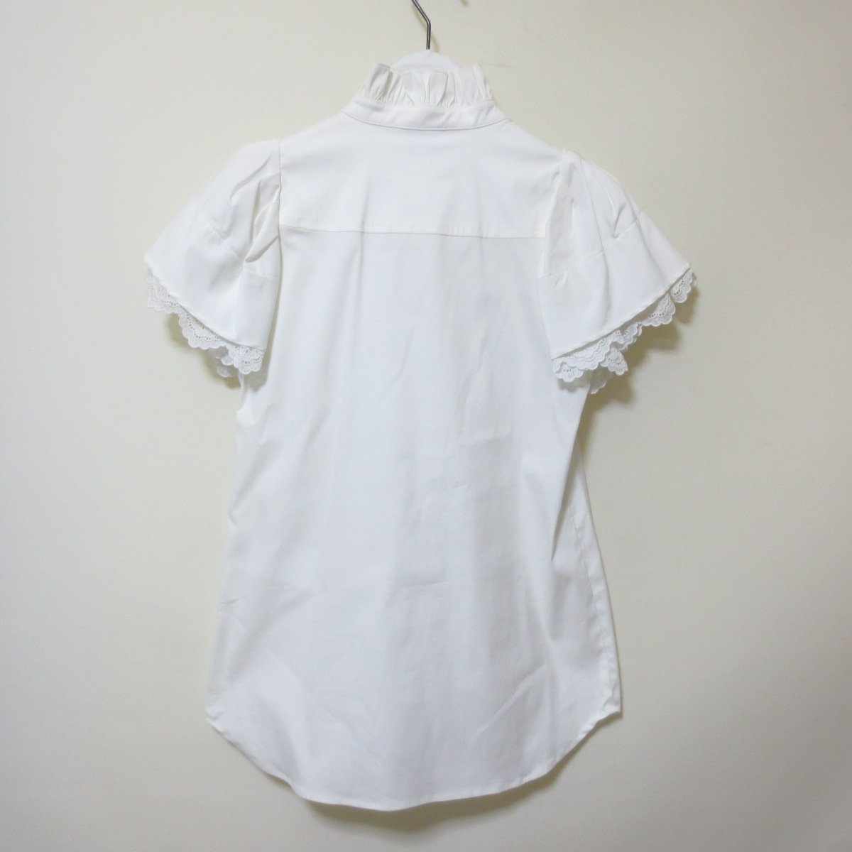 T551 new goods RED VALENTINO eggshell white blouse short sleeves frill Valentino hanger attached 38