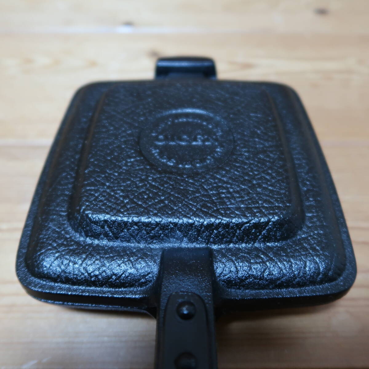 送料込 及源鋳造 ホットサンドクッカーF-840 中古品 南部鉄器 送料込 及源鋳造 ホットサンドクッカーF-840 中古品 南部鉄器
