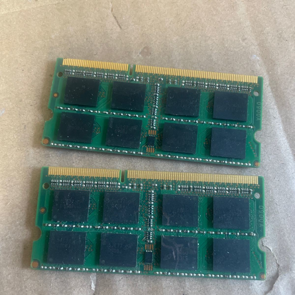 MICRON ノートPCメモリ　8GB 2Rx8 PC3L-12800S 2枚 ジャンクの扱い_画像2