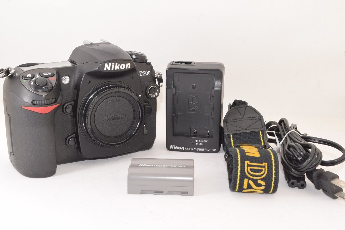 ★美品★ Nikon ニコン D200 ボディ ショット数15469回 デジタル一眼レフカメラ 2402087_画像1