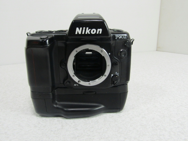 ■■Nikon ニコン 一眼レフカメラ F90X （ボディー）+電池ホルダー（MB-10） ■■_画像1