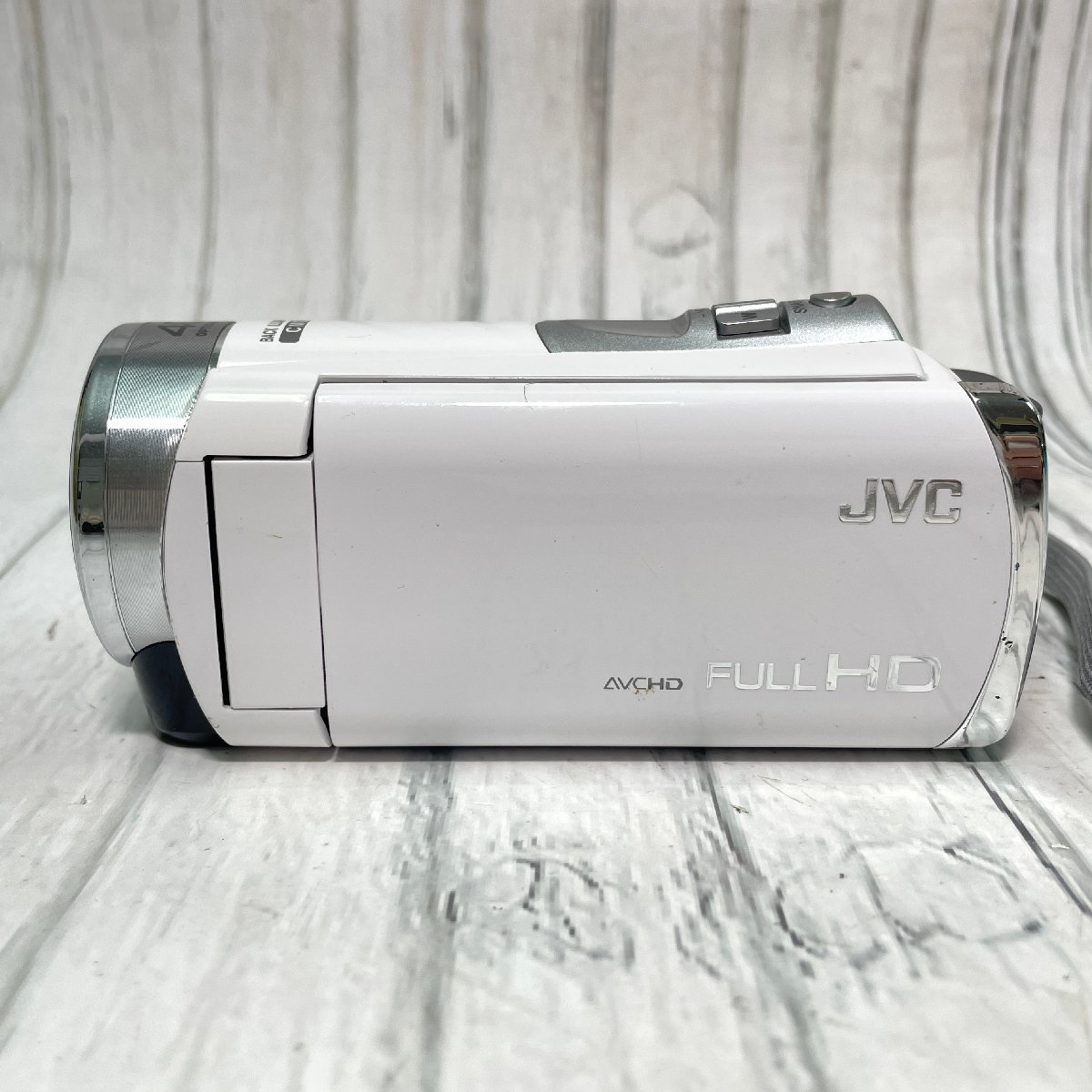 m002 E2(60) JVC ケンウッド GZ-E600-W コンパクト デジタル ビデオカメラ 撮影機器 本体 バッテリー 現状 ジャンク扱_画像1