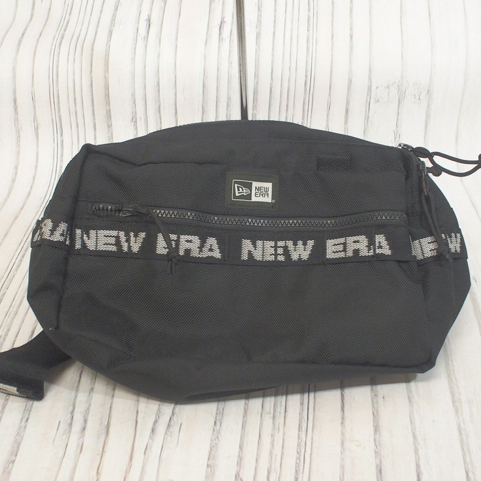 f002 BAG NEWERA ニューエラ ボディバッグ ウエストバッグ バック 鞄 黒 ブラック ロゴ ロゴベルト_画像1