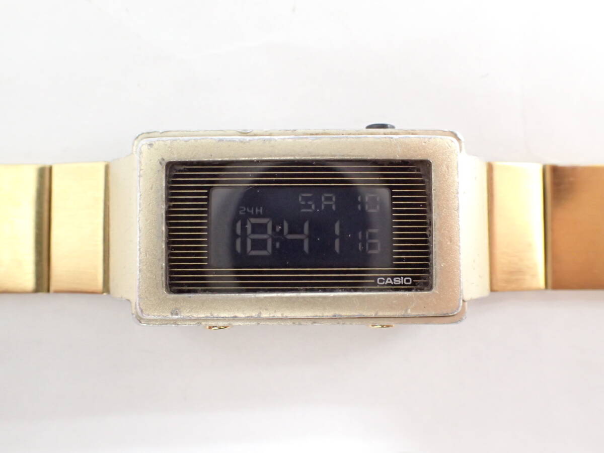 CASIO カシオ FUTURIST LA-2100G クオーツ 腕時計_画像2