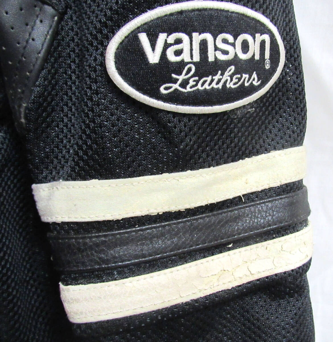 ☆VANSON　☆バンソン　☆vanson LEATHER　Ｍサイズ　☆バイクウエア　☆バイクジャケット　☆ライダースジャケット　☆プロテクター付き_画像5