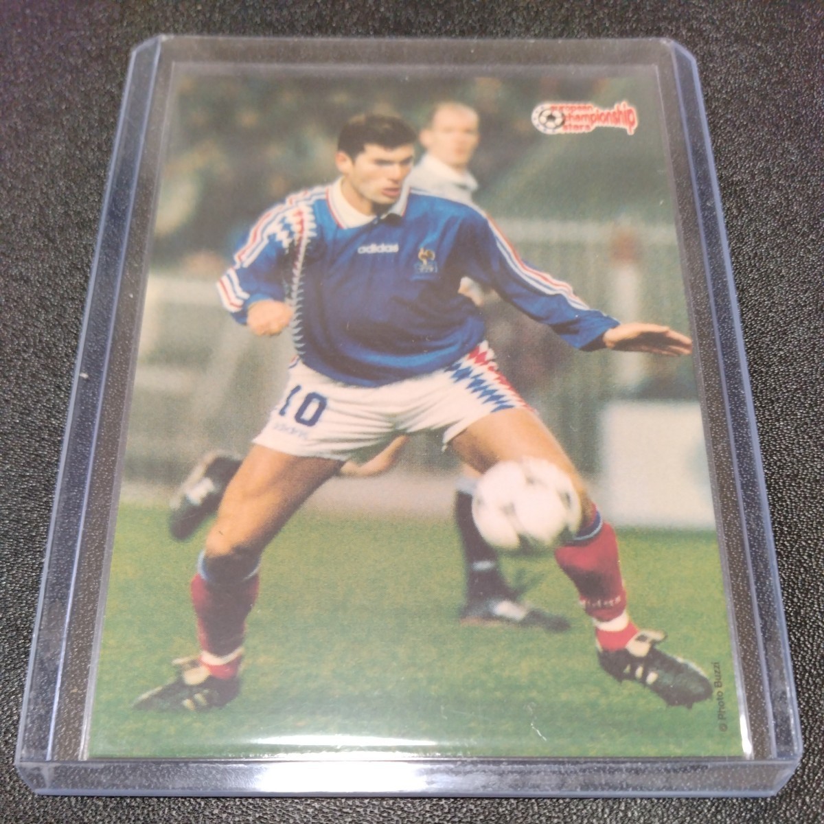 PLASCOT EUROPEAN CHAMPIONSHIP STARS 1996 ZINEDINE ZIDANE FRANCE 71/200 ジネディーヌ・ジダン フランス代表 髪フサフサ 非PANINI TOPPSの画像1