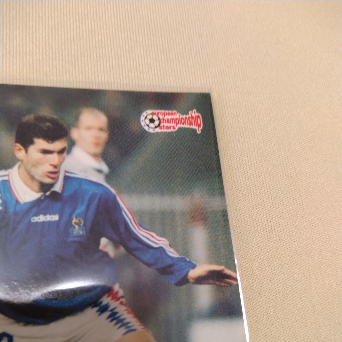 PLASCOT EUROPEAN CHAMPIONSHIP STARS 1996 ZINEDINE ZIDANE FRANCE 71/200 ジネディーヌ・ジダン フランス代表 髪フサフサ 非PANINI TOPPSの画像3