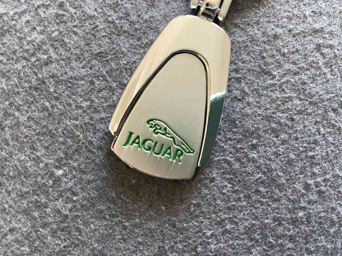 * Jaguar JAGUAR*116* key holder made of metal car Logo key ring feeling of luxury car key accessory 