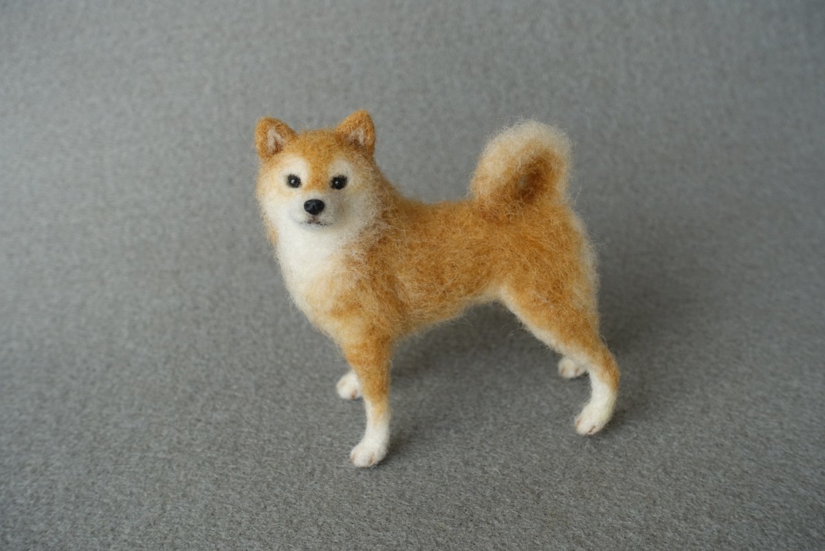 小さな柴犬　9cm　羊毛フェルト　日本犬　手乗りサイズ　ミニチュア　ハンドメイド_画像2