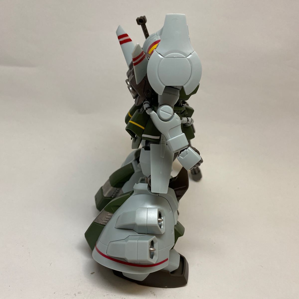 HG 1/144 ガンダムベース限定 グフ・フライトタイプ(21stCENTURY REAL TYPE Ver.) 完成品 ガンダム ガンプラ _画像4