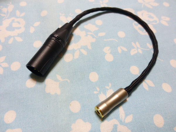 4.4mm5極 (メス) → XLR コネクタ 4ピン 変換ケーブル MOMGAMI 2944 八芯 ブレイド編 トープラ販売 シンプル形状 20cm 黒布スリーブ仕上げ