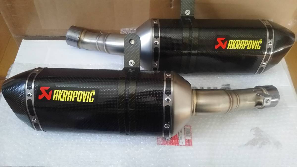 カワサキ Z1000用AKRAPOVIC 車検対応スリップオンマフラー 中古_画像1