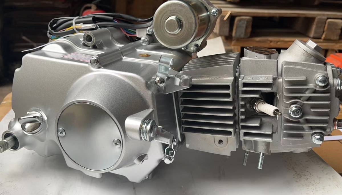 送無 新品 エンジン 110cc マニュアルクラッチ アルミシリンダー セルモーター バイク モンキー・ゴリラ・ダックス・DAX・カブ・ATVの画像3