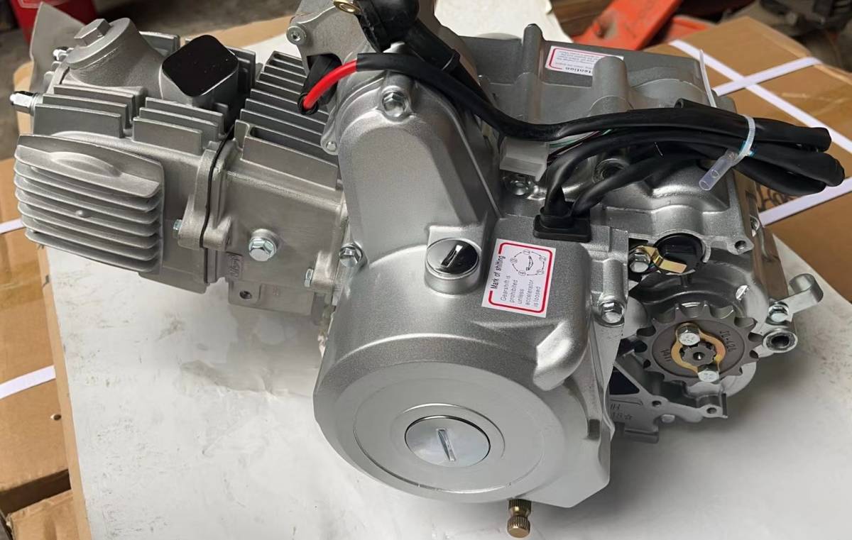 送無 新品 エンジン 110cc マニュアルクラッチ アルミシリンダー セルモーター バイク モンキー・ゴリラ・ダックス・DAX・カブ・ATVの画像1